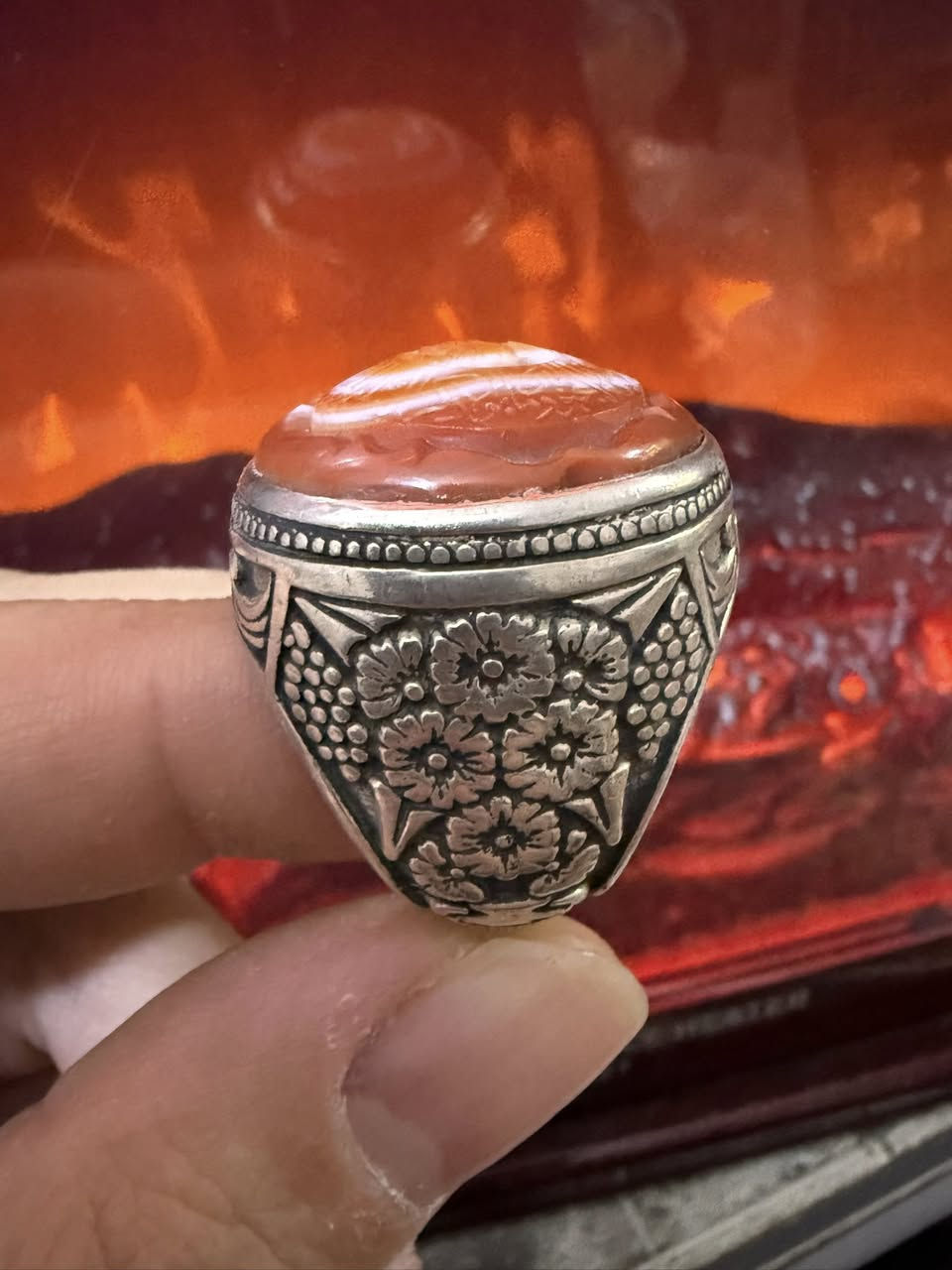 جزع يماني قديم منحوت قادة النصر صياغه عارف 990 ثقيل للحجز واتساب ***********
