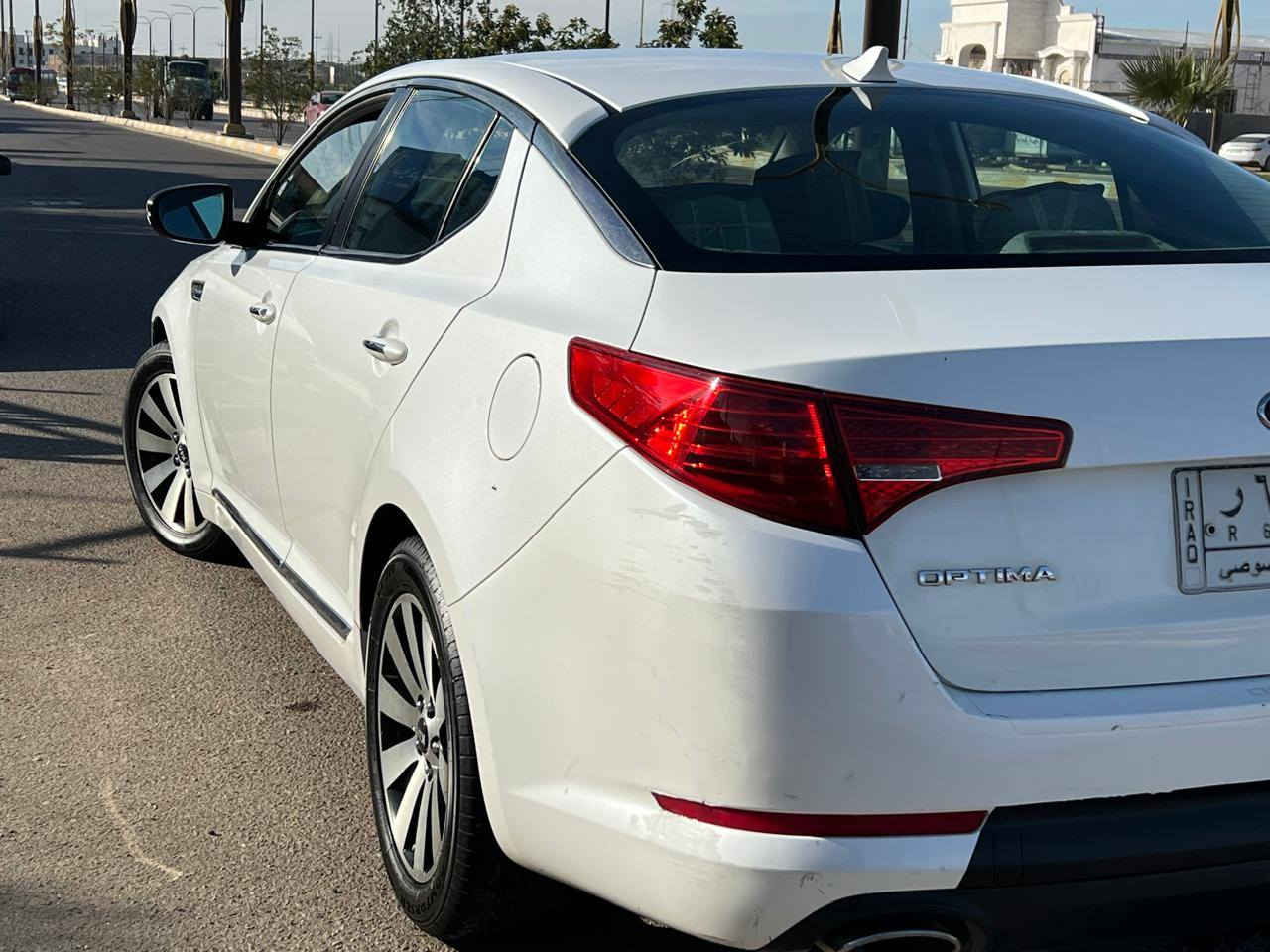 السلام عليكم
للبيع كيا ابتما 2013 السياره مالت جناي نضيفه كلش ملاحضه السياره مكفوله كفاله عامه بس بارد بس قطرت صبغ مابيها تخم تايرات جديد ماصرله شهر من شديته صدر امامي خلفي جديد تبريد ثلج مواصفات السيارة فول ماعده البنرامه البصمه فول تحكم استيرن جهتين كشنات كهربائية اشاره بل مرايه كهربائيات كلها شغاله كير عادي واتماتيك 6 نمر محرك 2400 GDI نضيفات الدهن من تبديله تبديله السياره مكفوله من كلشي وين مايعجبك افحص السعر 125 وبيها مجال مكاني الانبار الفلوجة الجغيفي الأول الاستفسار هاذه رقمي ***********
