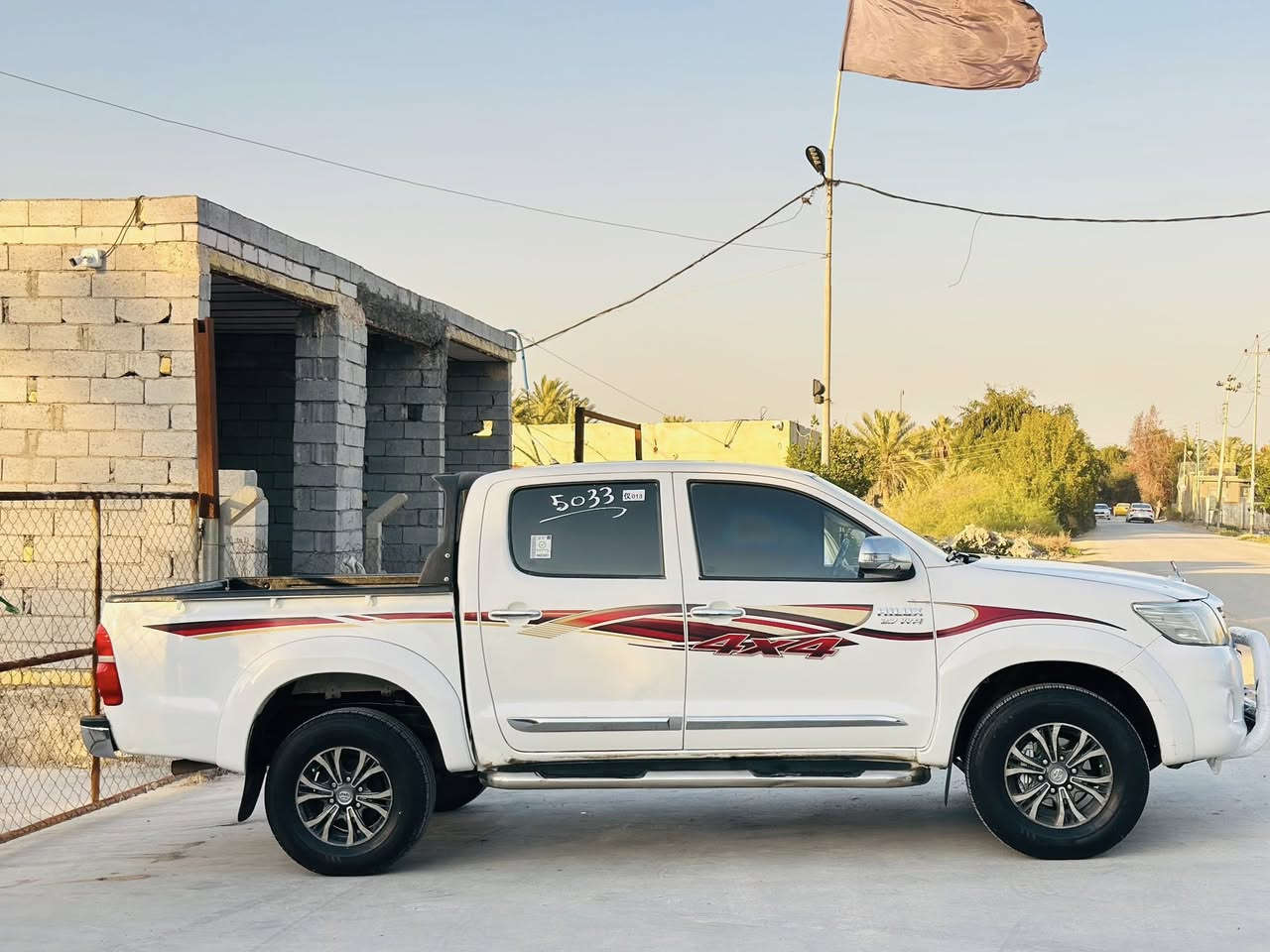 السلام عليكم تيوته 2015 فورويل اسعودي رقم مثنئ دولي بسمي مداور مباشر سنويه جديده هزه جديده  السياره كارتون مكينه كير حداديه تخم تاير كله شرط بيه جاملغ مبدل اصلي والباقي كفاله السعر 180 وبيه مجال للستفسار *********** بيع مرواس بيكم مكان بلرميثه حي المهندسين
