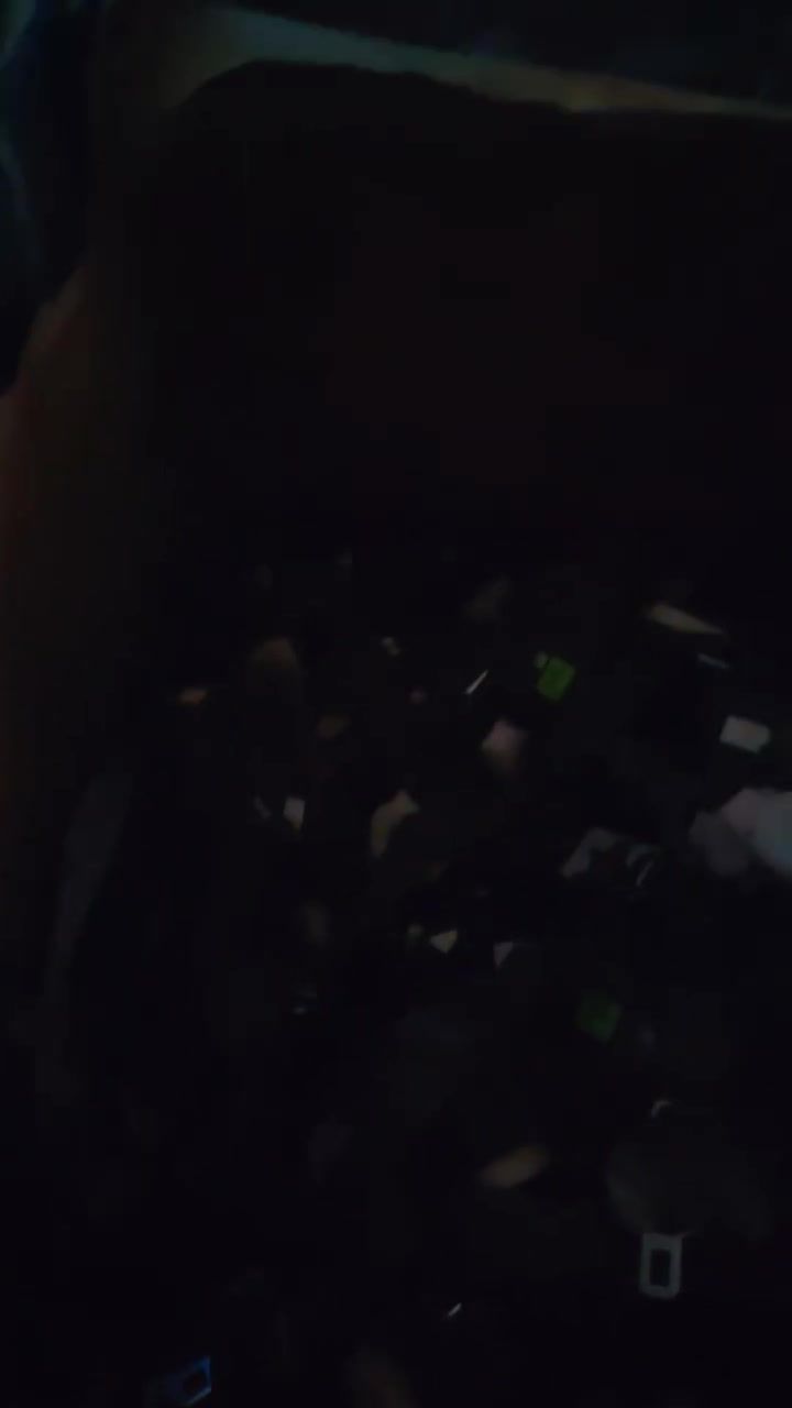 ***********
700
