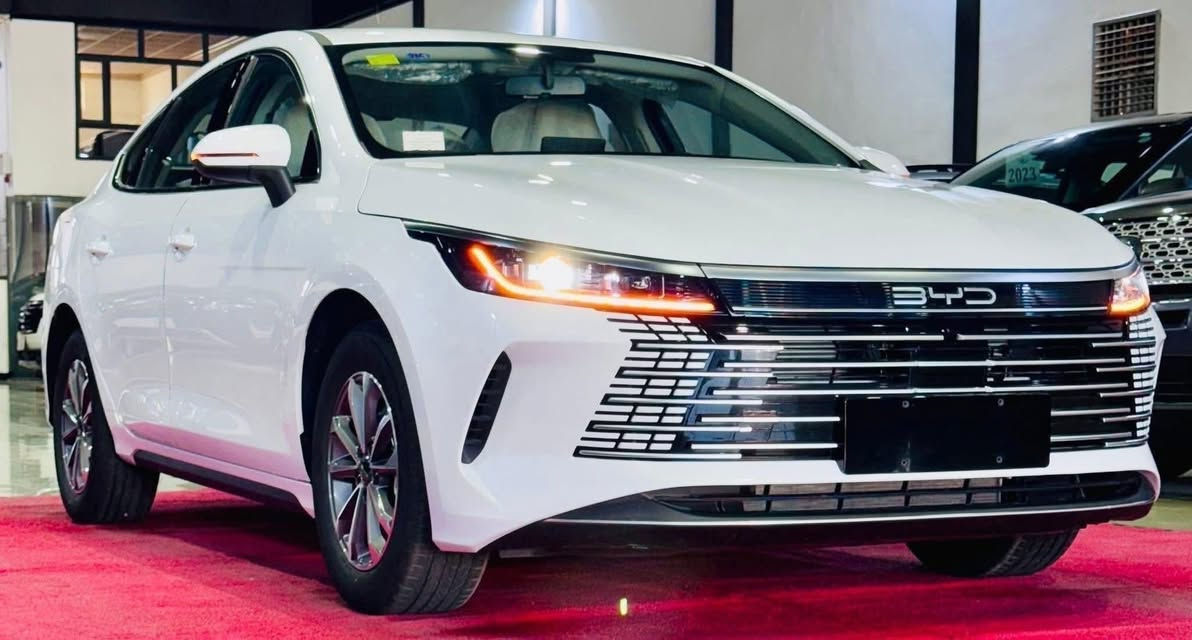 ﷽

‎( مجموعة شركات فراس الحمداني اربيل شارع 100 م )

BYD DESTROYER 05

موديل : 2025 

السعر : 11,600 $$

اللون : ابيض داخل ابيض

حجم المحرك 4 سلندر ( 1.5L )

( بانزين - هايبرد - كهرباء )

منفذ كهرباء شحن 
منفذ بانزين

التفويلة الواحدة 1200 كيلو متر 

كاميرات خلفية 
حساسات خلفية 
اشاير ليد - لايتات زينون
بصمة تشغيل 
تشغيل عن بعد
تحكمات ستيرن
دواخل لونين اسود و ابيض اوف وايت 
شاشة متحركة
كيج الكتروني
بدون رقم دخول شمالي ( اربيل - سليمانية - دهوك )
وبقية المواصفات المعروفة 

العنوان : 

اربيل شارع 100 م مقابل الشركة العامة لتجارة المواد الغذائية 

للاستفسار والاتصال : 

ابو علي ( واتساب - اتصال )

***********
***********

حواس

***********
***********

زيد 

***********
