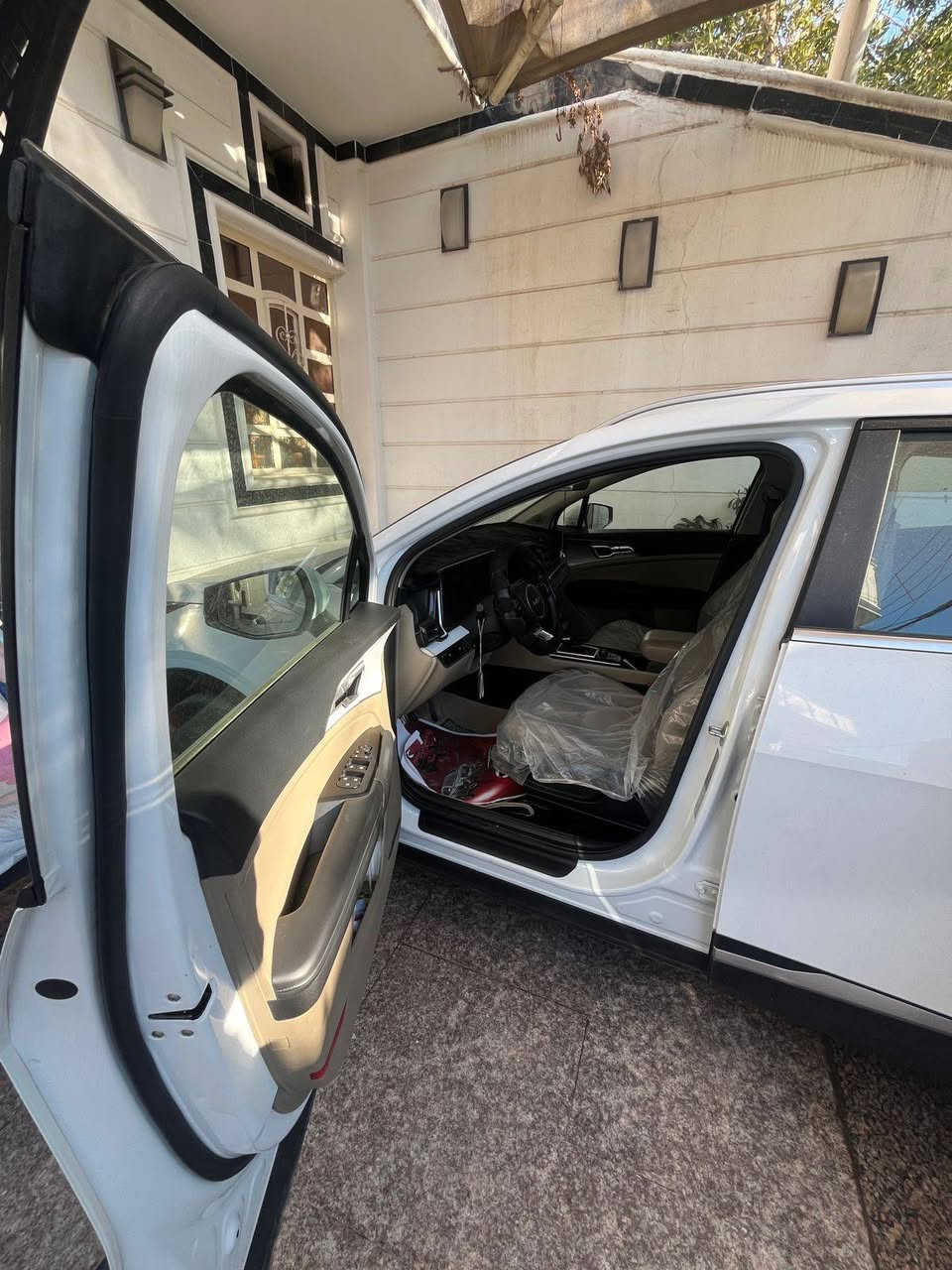 السلام عليكم 
جمعة مباركة
سبورتج22 جديده مكفولة ماشية 24 الف 
رقم بغداد باسمي 
عنواني بغداد حي تونس 
***********
السعر 22
