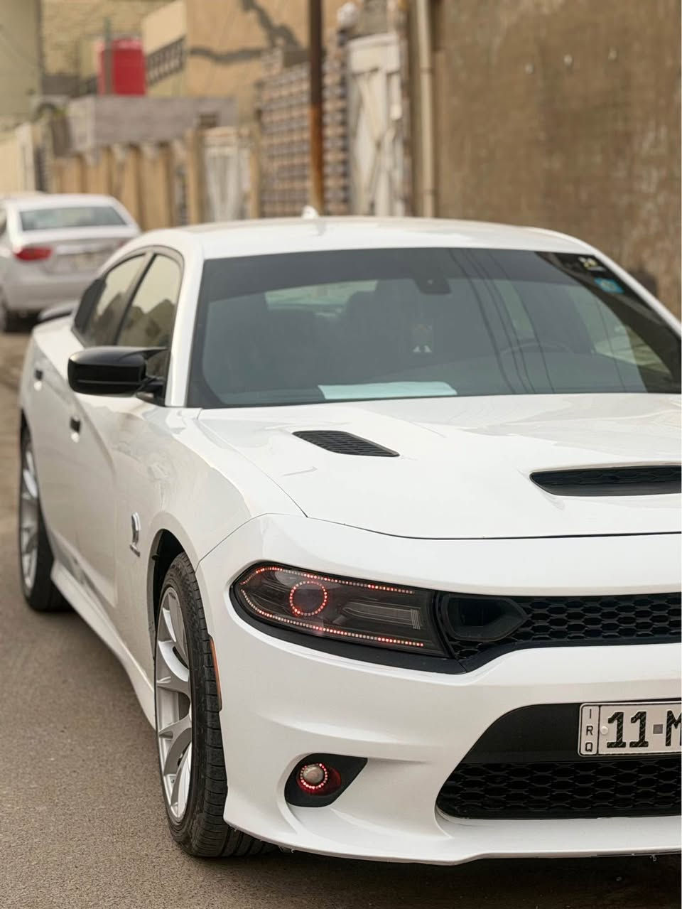 جارجر 2018 rt 5700 السياره نضيفه مواصافات الارتي المعروفه رادارات جانبية وحساسات وكامره وتبريد خلفي عليها اضافات دبات سود ودركة rpm ولدات متغيرة حادث السيارة جاملغ خلفي بدون ايرباك بجم كبس ماشيه ٨٣ ميل رقم بغداد بأسمي مكاني نجف الأشرف وللاستفسار 
*********** النجف, العراق
