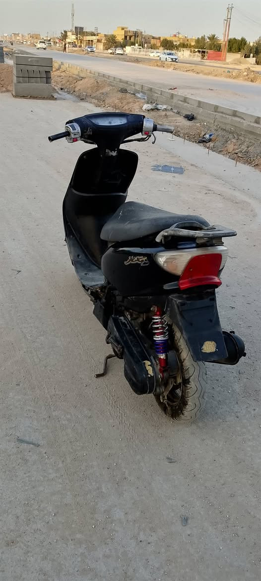 عصفوريه شغاله سلف هندر لايت بك لايت اشاير هورن قفل سكان دبلات كله شغال شلعه قويه سرعه دك 60 مكينه ناعمه خرسه تايرات جدد دراجه جاهزه ومال جناي السعر 175 مكان ناصريه ***********
