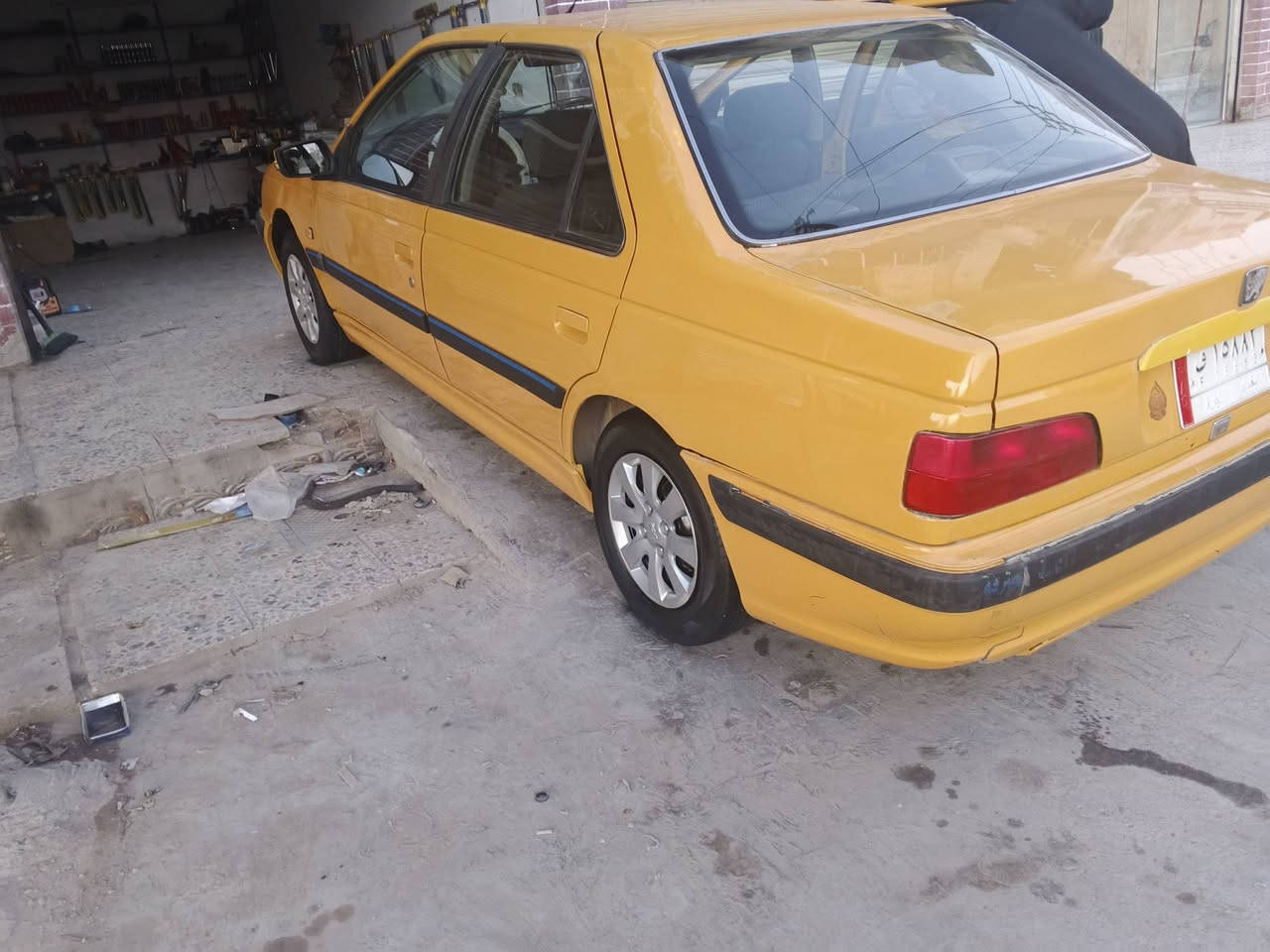 بيجو بارص موديل 15 رقم بغداد 
مكينه وكير مكفولات 
تبريد خير من الله 
حداديه جديده 
تخم تاير جديد 
منضومه غاز 
دواخل السياره جديده كلش 
خط وبحث جدد البارحه صفرتهن
السياره ماعايزه اي شي من فضل الله 
واسط النعمانيه 
السعر 43
بيع أو مراوس مع سياره خصوصي 
***********
