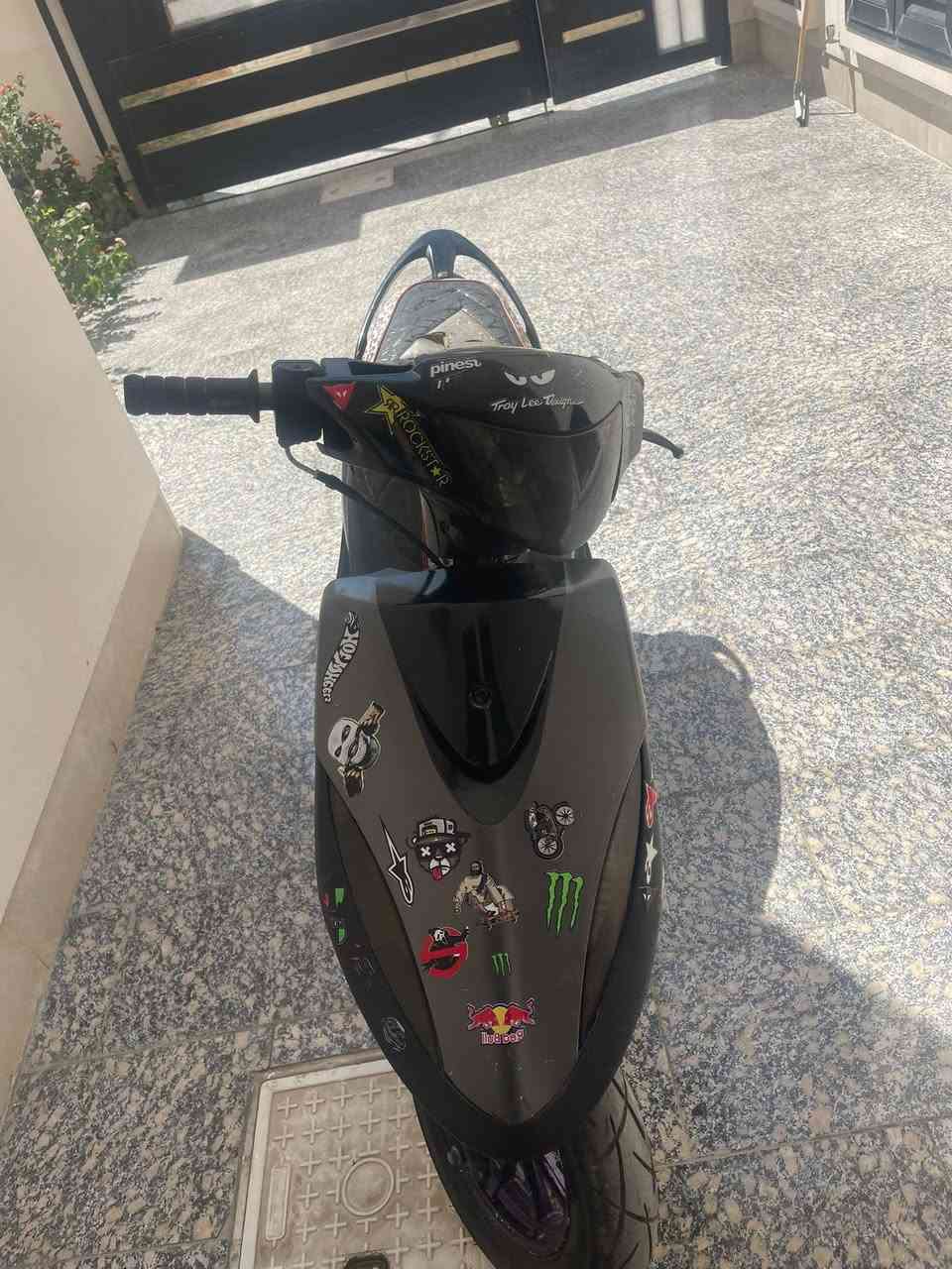 سلام عليكم دراجه ماكس عدله مكينه 55 بيه شلعه تخبل السعر 450 وبيه مجال هندر تشتغل لو تسوي ال ناريه تشتغل سلف رقمي *********** عنواني بغداد زيونه
