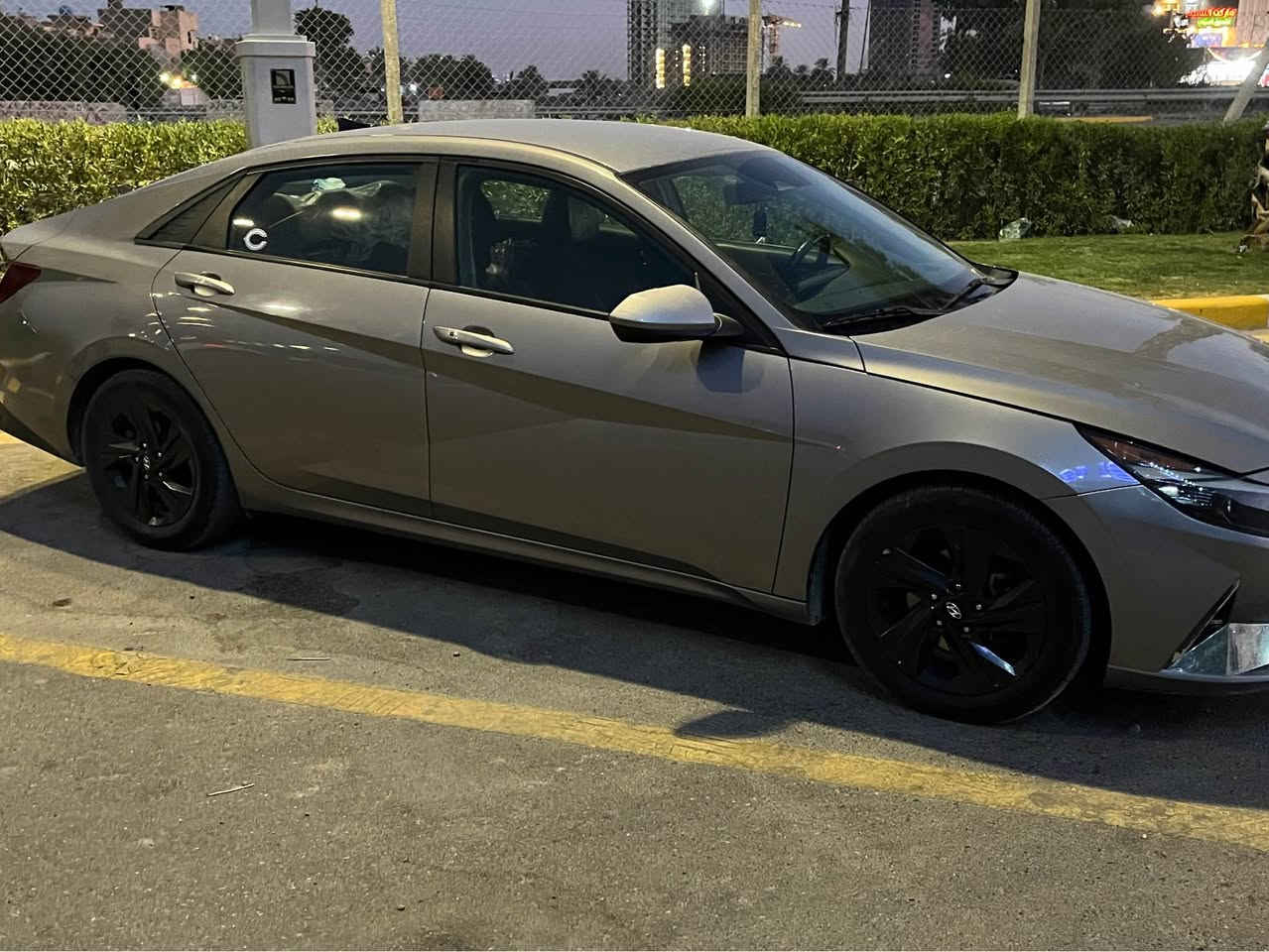 � للبيع – Hyundai Elantra SEL 2021
النترا 2021 

* الفئة: SEL
* المحرك: 2.0L
* وارد أمريكي
* الممشى: 58,000 ميل
* مواصفات SEL كاملة، فول ما عدا فتحة السقف والكراسي الكهربائية.
* السيارة استخدام شخصي، والمحرك والجير والتبريد بحالة ممتازة.
* الحادث السابق كان في أمريكا بنيد +جاملغ ايسر الجاملغ مبدل والبنيد كان بارد وعمرته قبل فتره بسيطه للجماليه وصور الحادث مرفقة بالمنشور 
* ⁠شبر صبغ بالصندوك تعديل 
* السيارة جاهزة للفحص بأي مكان
* ⁠السعر :14.500$ 
بي مجال للشراي 
للتواصل *********** واتساب فقط بغداد, العراق
