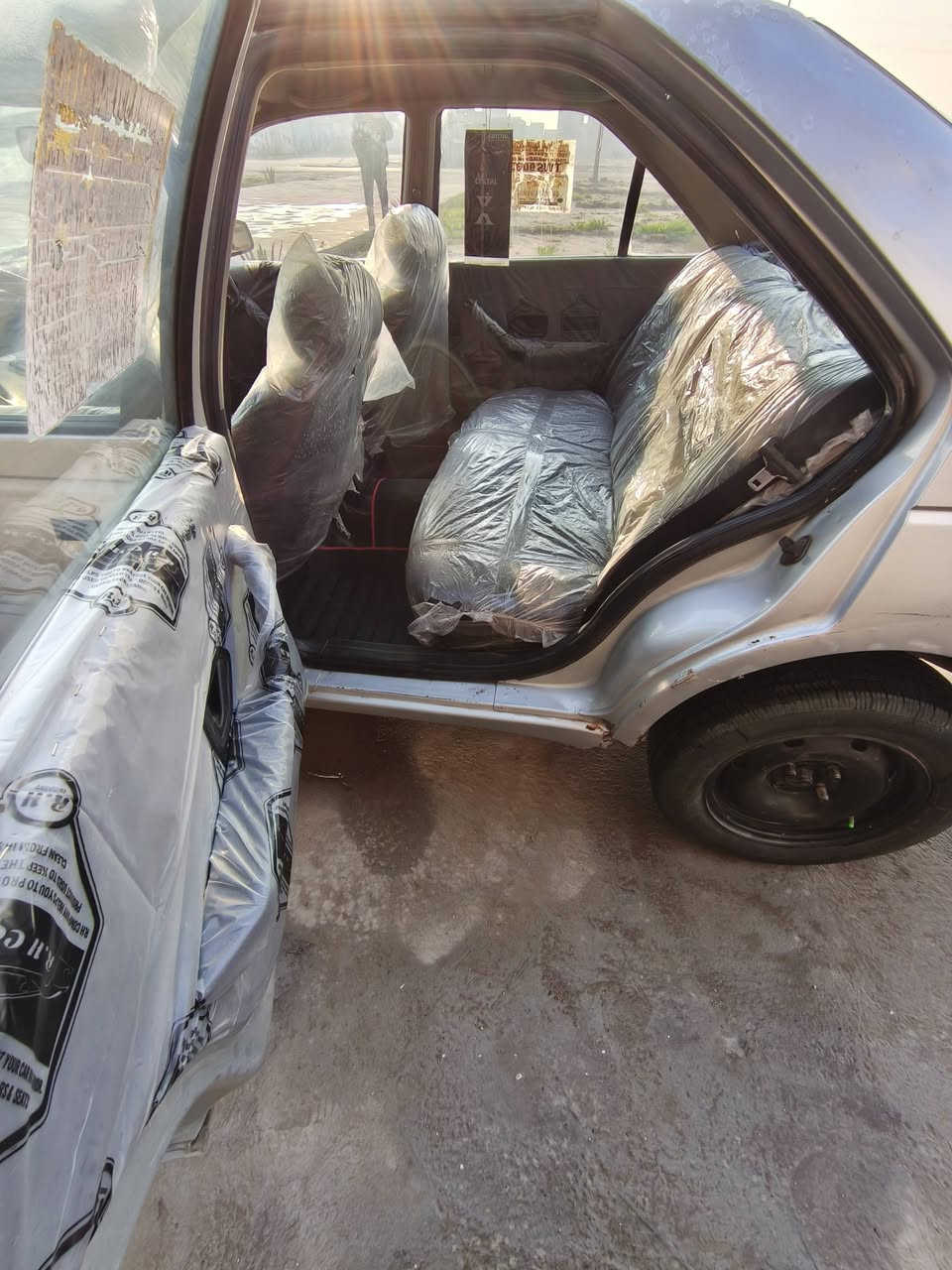 سلام عليكم بيجو روى موديل 2009 سياره كامله مكمله مابيه نقص مكينه و كير خير من الله تبريد تدفئه كله شغال بيه اخياسات بصيطه البنيد ولقماره ول جنطه راشهن بس اساس سنويه نافذه من2019  رقم بابل مصفره ما عليه ولا غرامه تحويل ثاني يوم السعر23بيه مجال بصيط *********** متواجد واتساب
