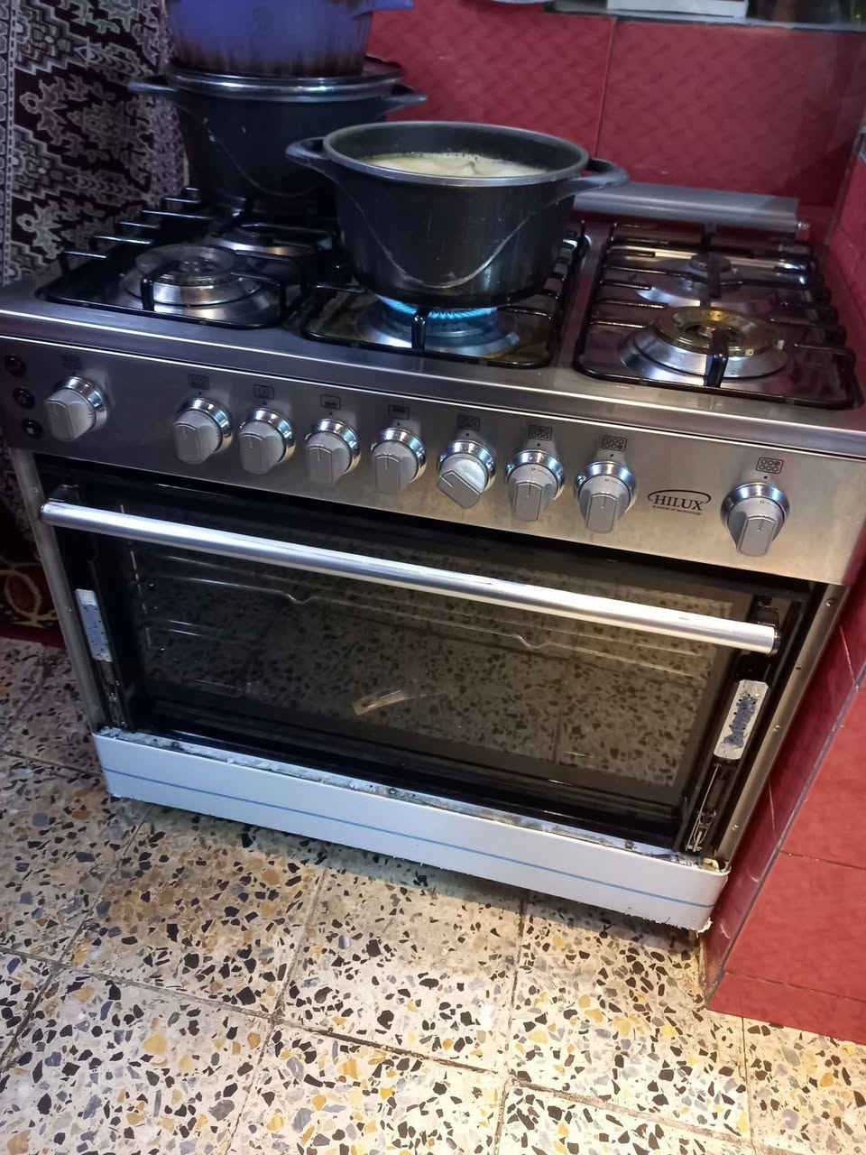 السلام عليكم ورشه ابو شهد صيانه طباخات الغازيه صيانه موقعيه نتصل وتدلل واتساب ***********
