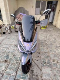 دراجه شحن للبيع بطاريه ليثيوم 40 امبير ما تصرف شحن كلها شغاله اي نقص م...