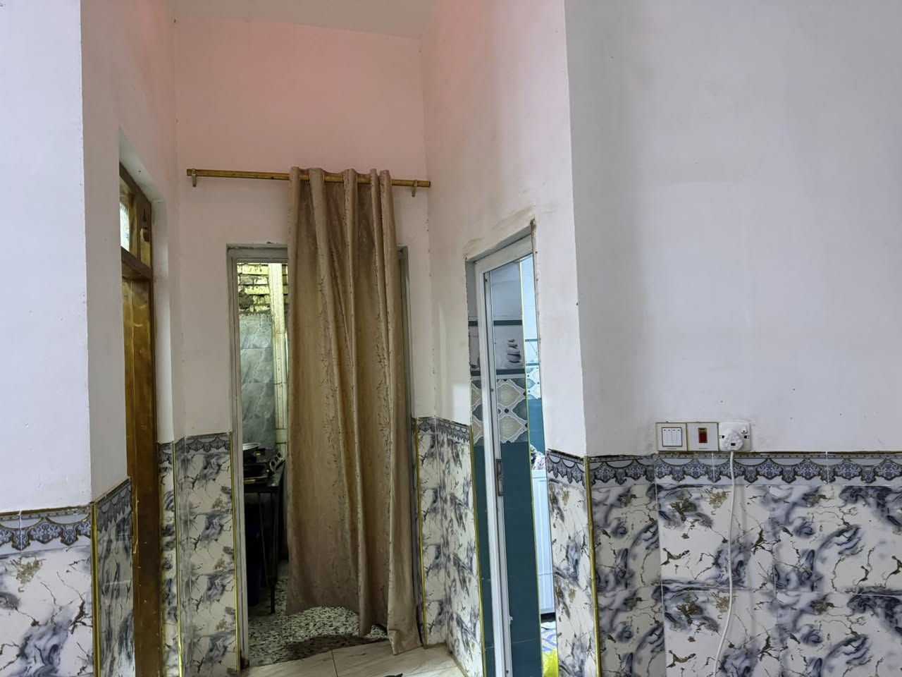 دار للبيع التدريسيين خلف الجمعيات بضهر المدرسه والمركز الصحي مثل مامبين بلفديو عليه اسكان لاستفسار الاتصال ما متواجد بلفيس ***********
***********
