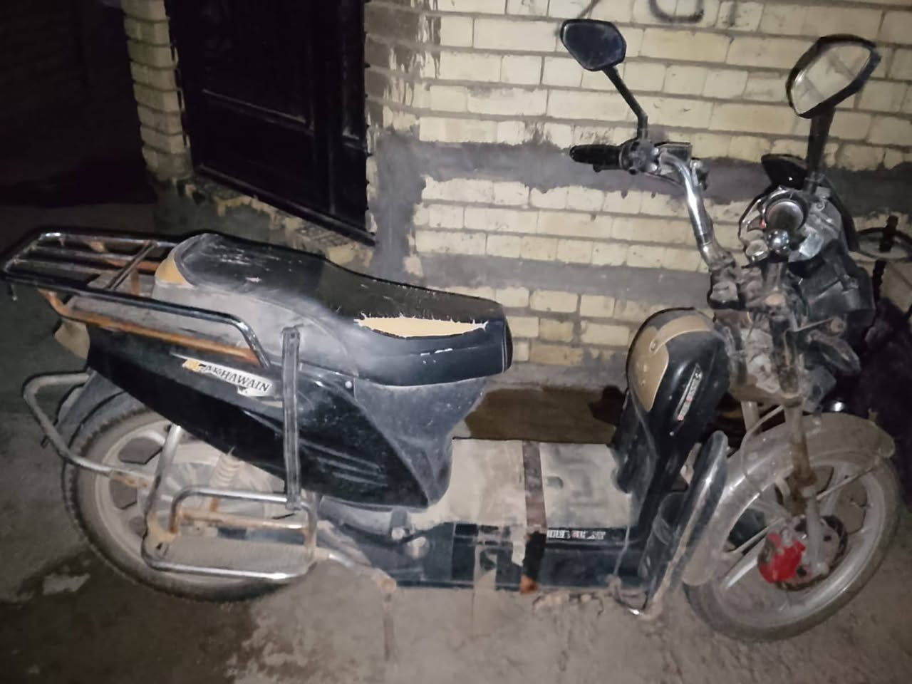 اسلام عليكم دراجه للبيع بطاريات نضيفه السعر 300 رقم الهاتف ***********
