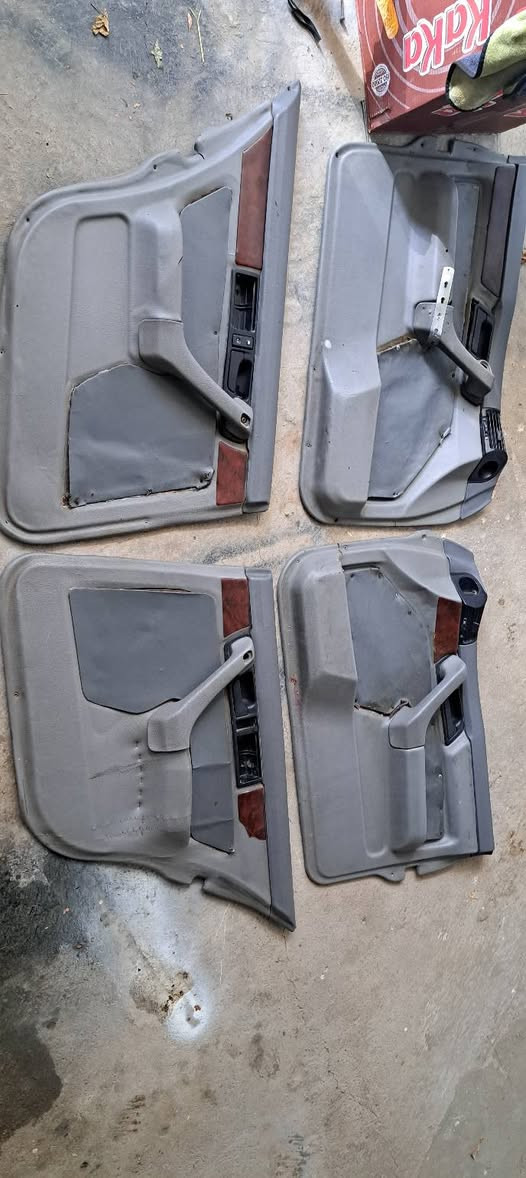للبيع غراض حاويه اوربي مال بي ام حجم ٥٠٠//بؤ فرؤشتن هةمووي بةشةرت و هي بي ئيم حجم ٥٠٠//***********////***********
