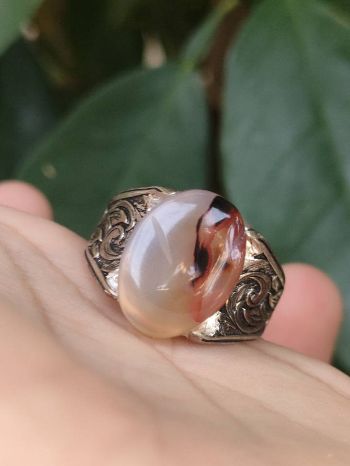 خاتم عقيق يماني نزاكه فوول وزن ثقييل معروض للبيع بسعر مناسب جدا ٦٠ مكاني كربلاء يوجد توصيل لجميع المحافظات واتساب *********** /*********** بالعافيه ع اليصيد 💍🤍😍🕊️🍒🤍🍒🤍🍒 كربلاء, العراق
