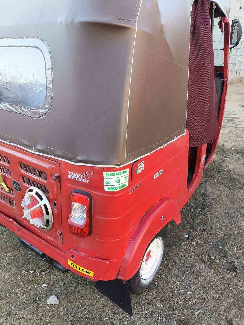 سلام عليكم اخون تكتك البيع موديل18  رقم وسنويه نكليزي بسمي  دوشمه  تخم تاير ماتخسر عليها ربع كبل الشارع مصبوغه عام الجماليه مكينه مكفوله لاتنقيص لاتبخير السعر 5/بيها مجال  مداور ثاني يوم ولباقي مذكور بل فيديو لعنوان كربلاء حي الساهرون ***********
