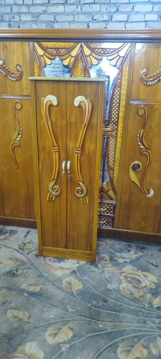 غرفه ام ٦ ملحق صاج ثكيله ظهر جرجوبه يدات جدد قفاله جدد صبغ تلميع جديد جام جديد متواجد علخاص اكو توصيل رقمي ***********ابو جود سعره ٥٠٠  لف
