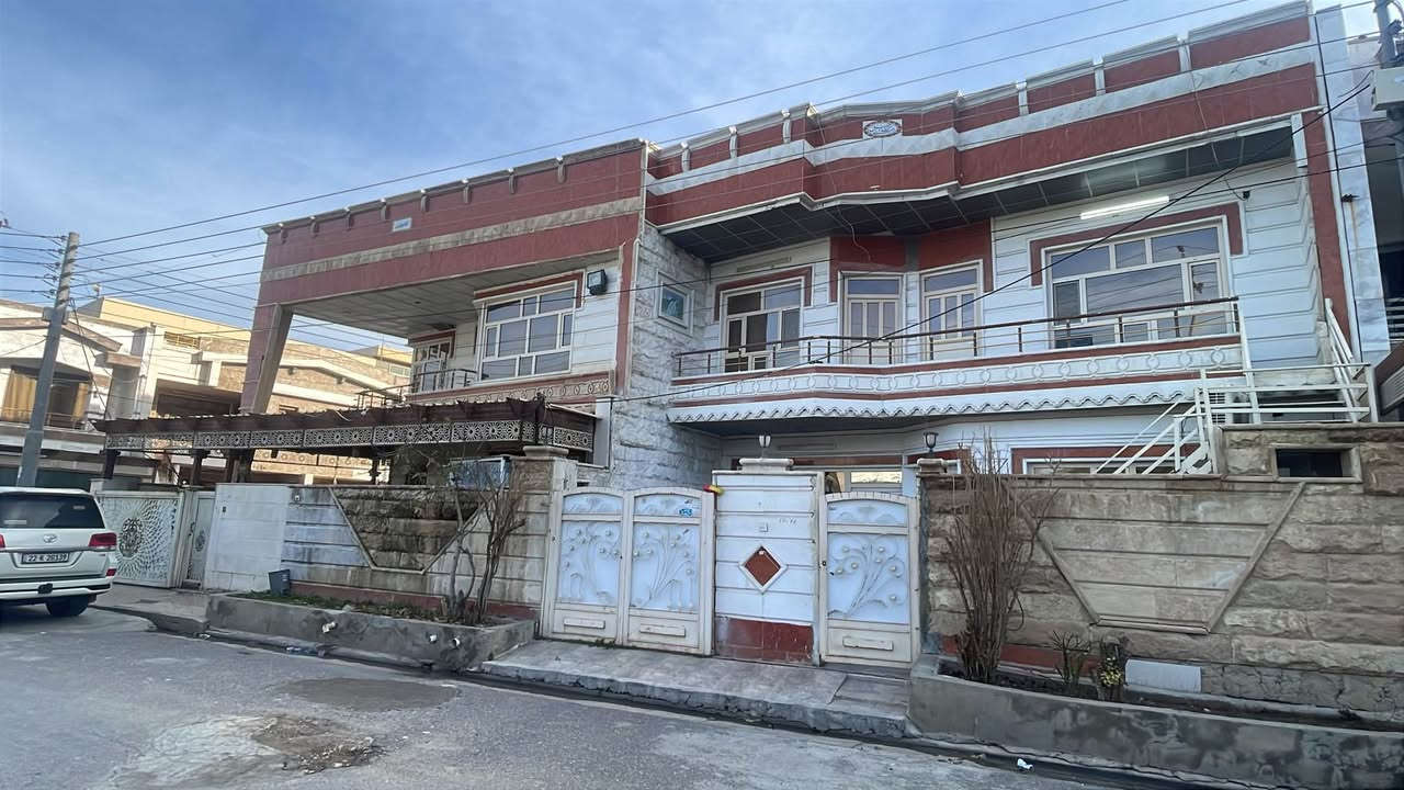 بیتین للبیع بسعر الاراضی فی اربیل حی عدالە (راستی) عرض ٢٩٠ م مقابل حدیقە +کراج  للاستسفار *********** أربيل, العراق
