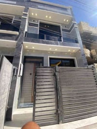 حي الجهاد • ٥٠م • مشتمل ٣ طوابق