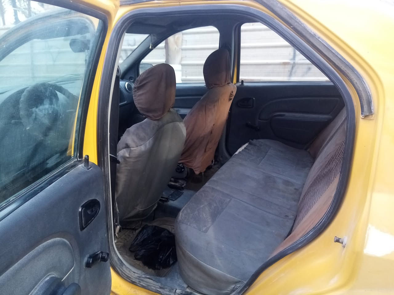 السلام عليكم رينو للبيع سعر 18وبيها مجال للاستفسار الاتصال علئ ***********
