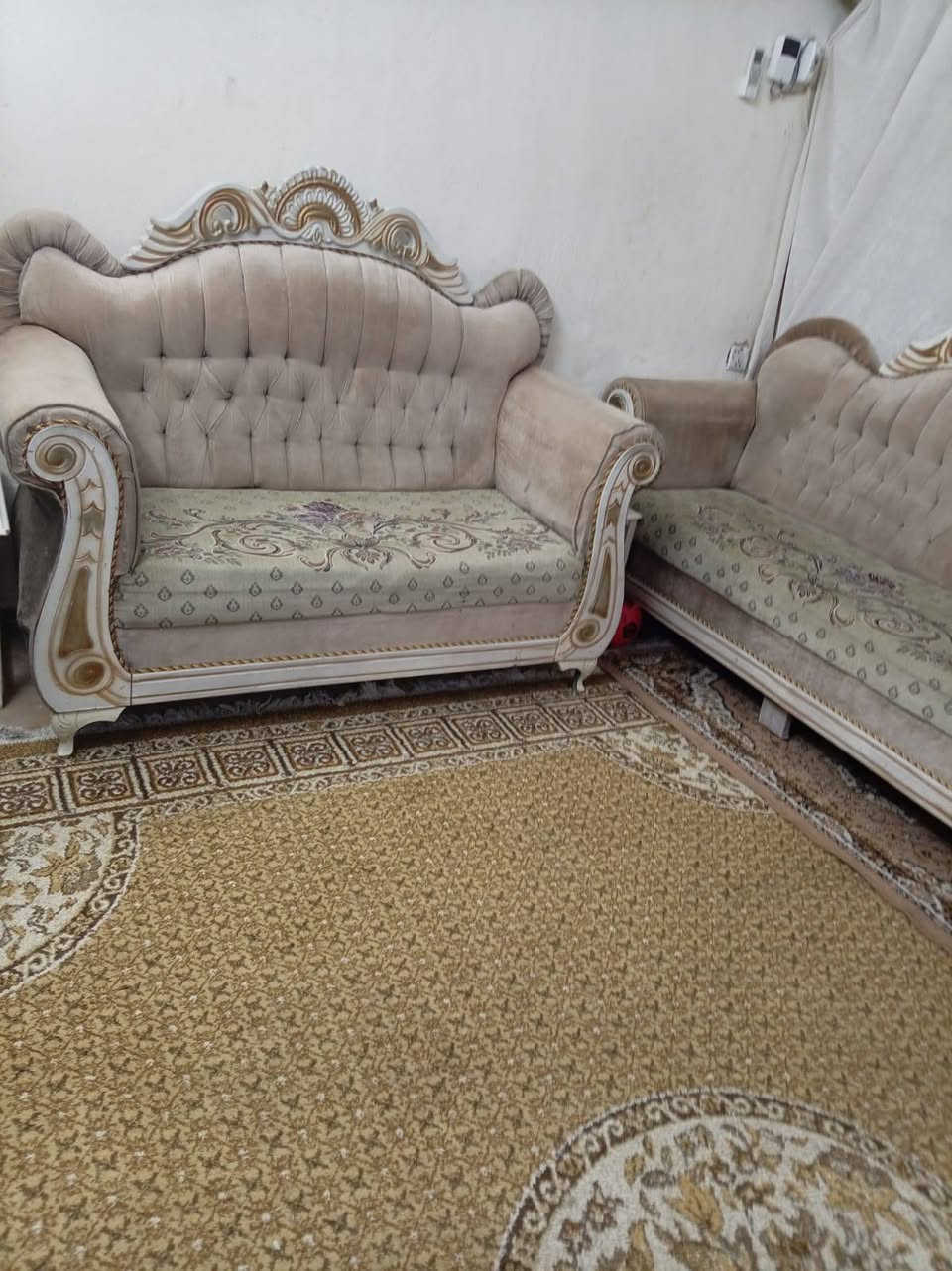 عندي تخم ملكي 10 مقاعد للبيع السعر 300 الف ونظافته 90٪ للاستفسار خاص او الرقم 
***********
