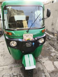 تكتك موديل 21 كفاله عامه كشر ومحرك مكفول من التفيلس مكان بغداد الجديده...