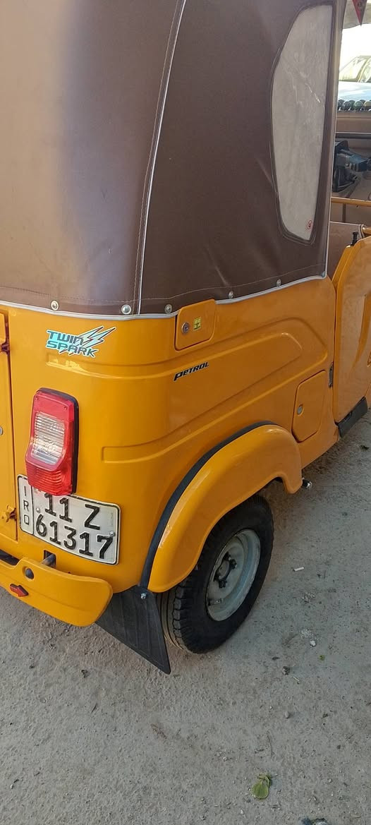 سلام عليكم تكتك موديل 2021 الوجبة الاولى رقم وسنوية بغداد تحويل ثاني يوم تعمير دوس مصبوغة جمالية كبل للشارع ربع ميصرف عليها جاهزة السعر 7300 وبيهة مجال مكاني البياع الشرطة الخامسه للستفسار اتصل على الرقم ***********
