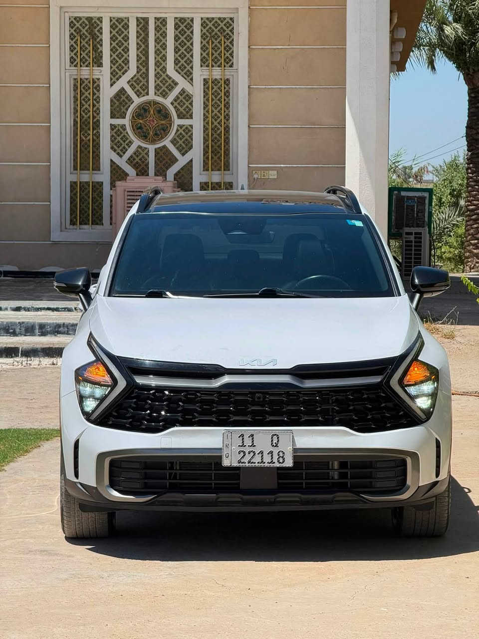 ‏  Kia Sportage X Line
كيا سبورتج إكس لأين
حادث فقط دعامية امامية بدون ايرباك بدون كلشي الباقي كفالة 
موديل 2023  ‌‎
 (4) سلندر محرك 2500       
فول  موصفات    
مواصفاتها :
.بصمة  
 شاشة كبيره لمس
كاميرا دوارة 
رادارات  /رادار جانبي /رادار خلفي
 حساسات خلفي 
خرائط 
 كشنات تدفة‏ 
 كشنات جلد .
 دفع رباعي فور ويل
نزول منحدرات                                                    
كشنات كهرباء
.تبريد قطعتين 
.اوتوهولد .  
ويل كروم 
مسجل ناطق
بلوتوث USB ابل كار بلاي والاندروير . 
 حاجب ليد
.نقطه عمياء
.اشاراة بالمراياة الجانبيه                                     
. فول تحكم ستيرن                                             
. كير أوتو + عادي.                                              
-اوتو بريك.                                                         
. بريك بصمة.                                                      
‏Led .+  زينون
.شحن اللاسلكي                                                            
. ‏داخل اسود جلد 
. نضام قياده اربعة
. مثبت سرعه
. تحديد مسار 
. دمامات صوت  
.لايت بلادي Led +  زينون ‏دبل زينون اصلى . 
. رادار الخطوط البيضاء 
‏.شاشة إلكترونية
 تشغيل عن بعد 
‏-AUTO HOLD
‏Auto start 
مكان السياره بغداد الغزالية 
السعر  197بيها مجال 
***********
