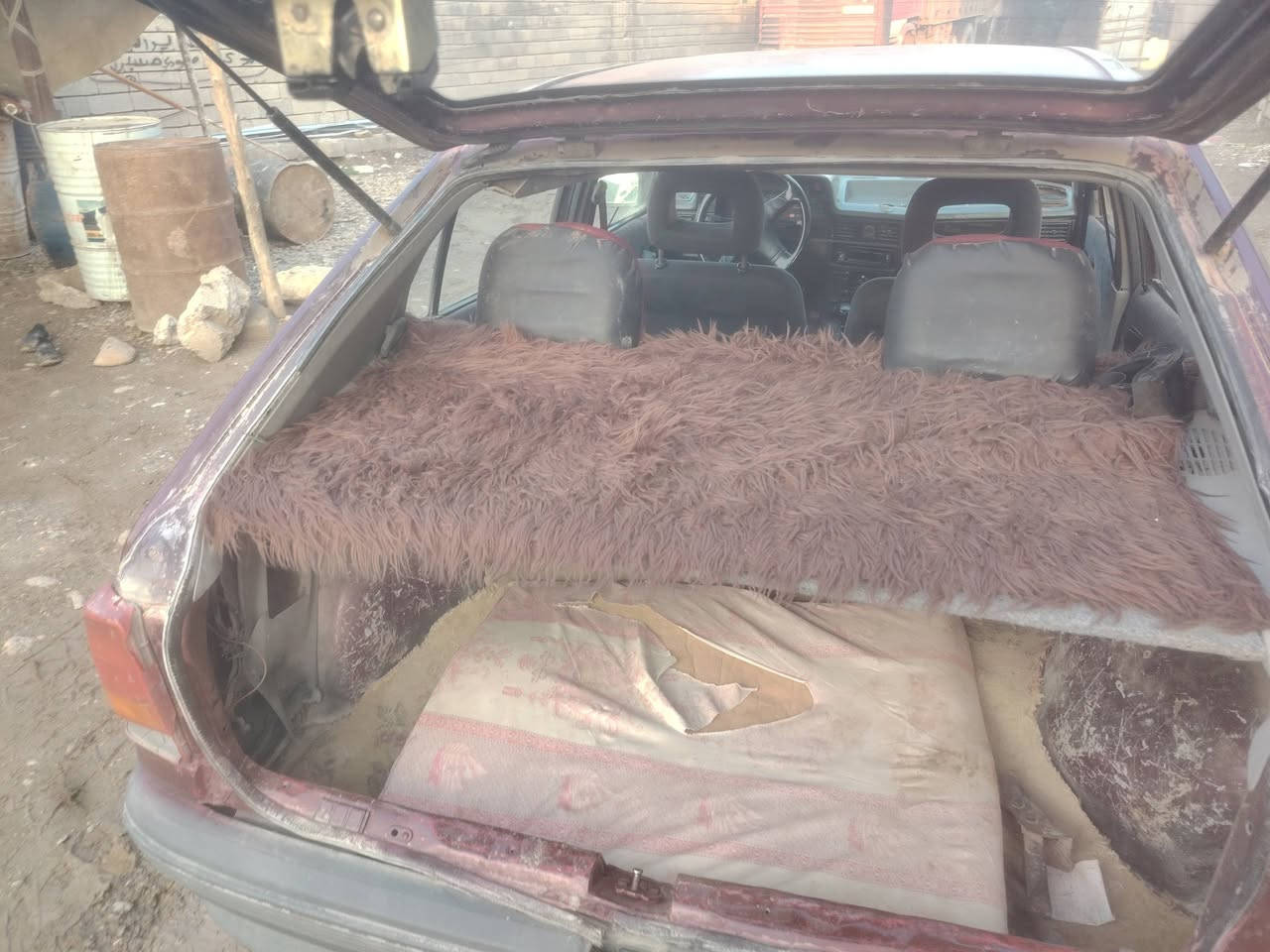 كاديت موديل91 رقم اخضر كبل على هزه سياره جاهزه كربون بنزين شرط التحويل السعر 13بيه مجال . المكان الموصل الموبايل ***********
