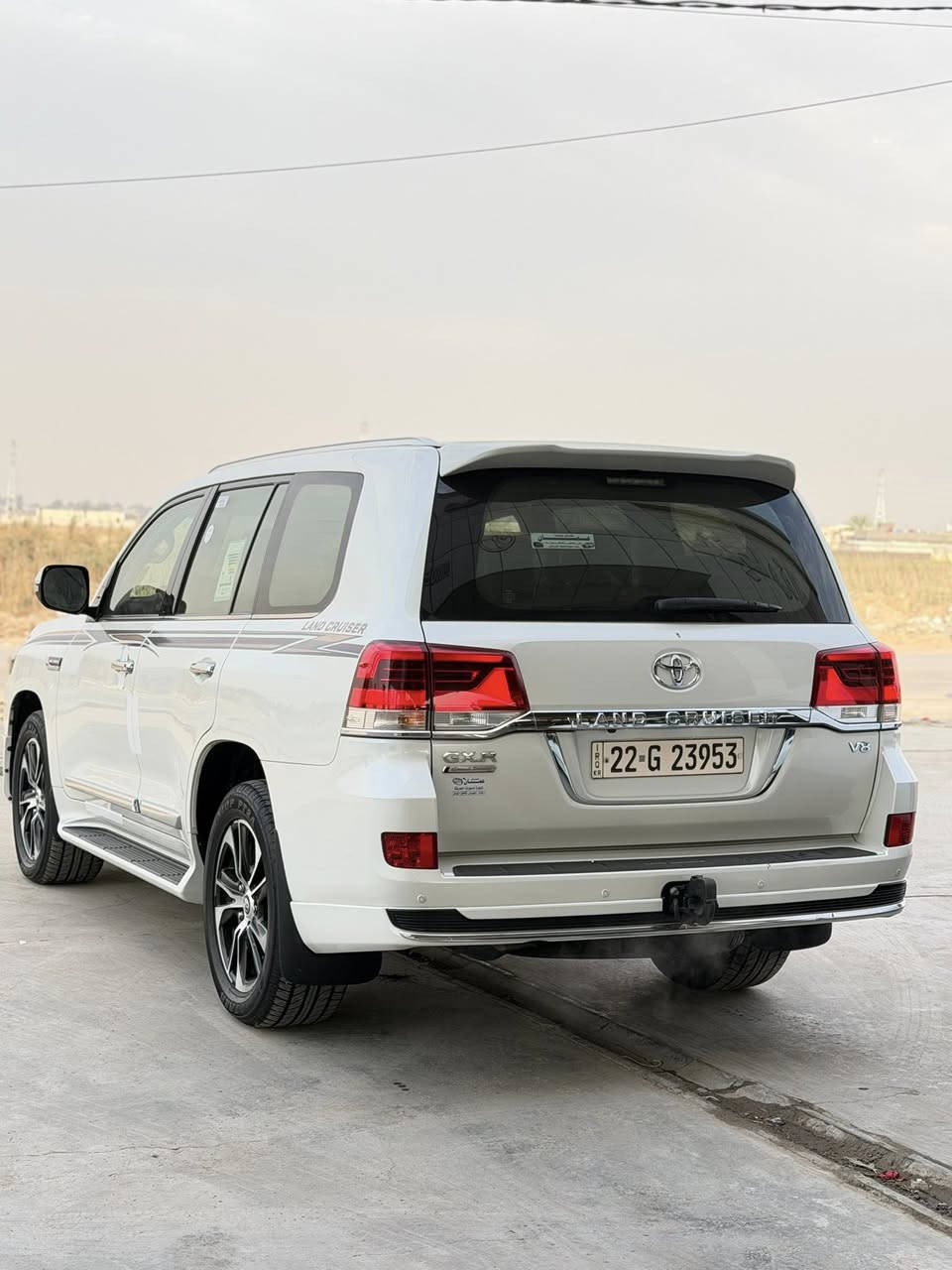 سلام عليكم
_______
للبيع لاندكروز 
موديل2021
كراند تورنك 
مواصفات 
حساس امامي خلفي 
جنطة شفط 
اشاير مري 
تحكمات ستيرن 
ماشية86 الف 
8سلندر 4700
قطعتين تبريد 
سبعة راكب 
ثلاجة 
شاحن وايرلس 
تخم تاير 
داخل بيجي 
رقم أربيل تحويل مباشر 
الاستفسار/ ***********\/***********\
