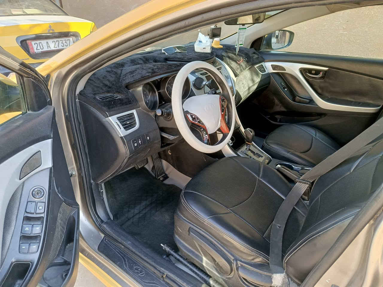 سلام عليكم 
الانترى موديل 2012
فول موصفات بانورامه 
اشاير بلمري كشنات تدفئه 
محرك وكير خير منالله 
بصمه 
حداديه ٪80 
سونار بلصور 
السعر 100 وبيها مجال 
ه‍ ***********
