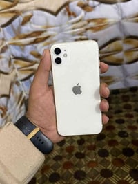 للبيع ايفون 11 كامرتين ذاكره/١٢٨ باتري/79 جهاز شرط شخط مابي فقط مبدل ش...