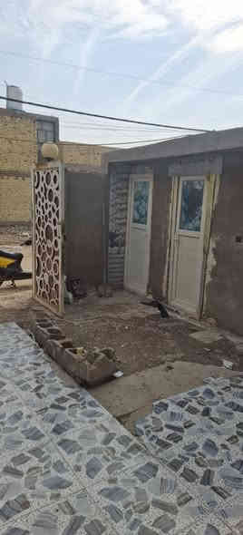 بيت للإيجار مساحة ١٠٠ متر في منطقة الكوت الجديدة نزلت البترومين قرب اسواق حمادة يحتوي على غرفتين وهول ومطبخ وطرمة خارجية تتواجد بها الصحيات للاستفسار ***********
