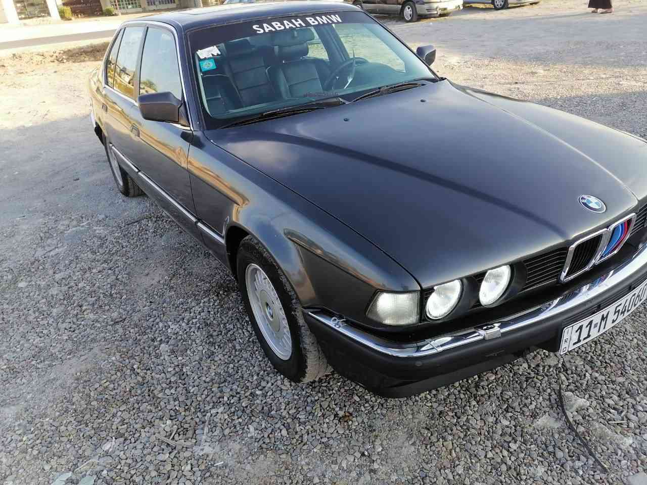 السلام عليكم سيارة BMW  735 مفتوح  موديل 1991  رقم بغداد دولي تحويل
تبريد ثلج كهربائيات فوول مصبوغة جمالية
غرفة جديده كما موضح في الصورة
تخم تاير جديد
المكان واسط قضاء العزيزية
السعر 53$  وبيها مجال
للاستفسار الاتصال على الارقام التالية
***********
***********
