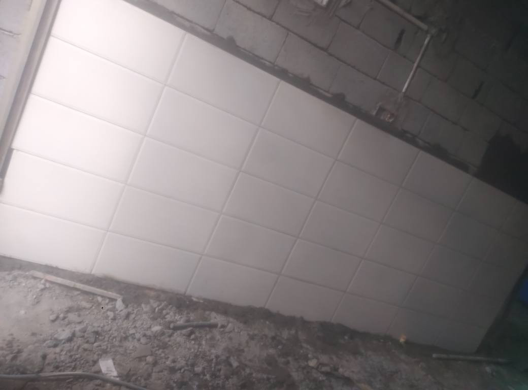 مقاولات عامة
بناء هيكل طابوق او بلوك او فرمستون 
تسليم مفتاح 
سيراميك جداري وارضي وبورسلين وبايات درج 
لبخ ومخمر 

***********
