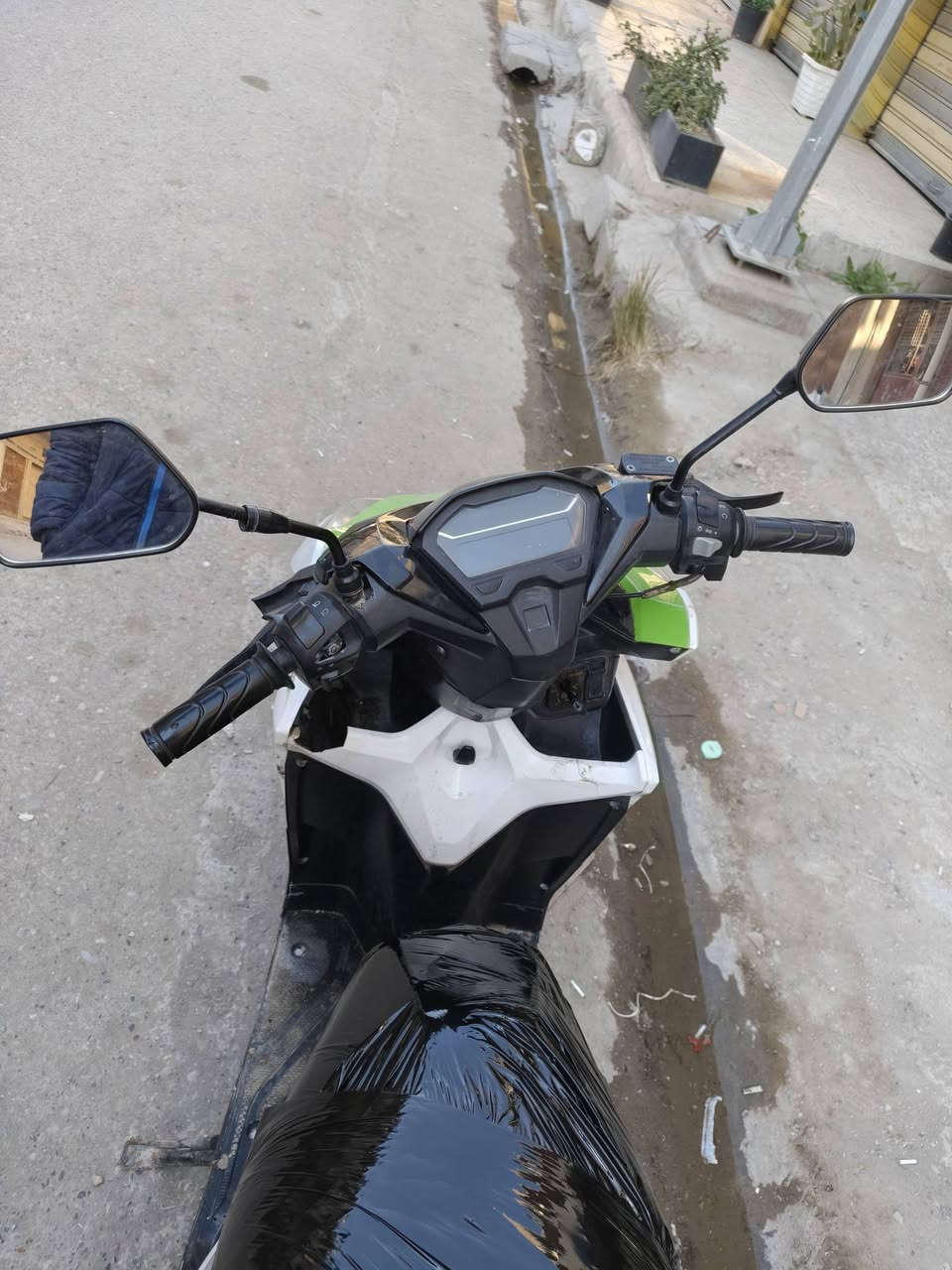 السلام عليكم دراجه هونده كلك للبيع عارضهه ٣٥٠او مراوس بيراني او جني مكاني بعقوبه فلكه العنافصه رقمي ***********
