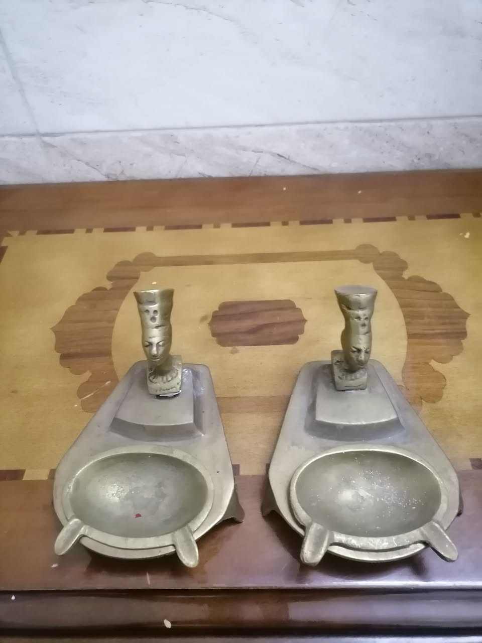 السلام عليكم ورحمة الله وبركاته جبنالكم تحفه فنيه احلا زوج نفاظات مل ايام زمان الوزن ثقيل انظاف خاليين من اي عيب للبيع السعر خاص مكان موصل يوجد توصيل كافه محافظة العراق وهذا رقمي *********** موجود واتساب علا هذا الرقم
