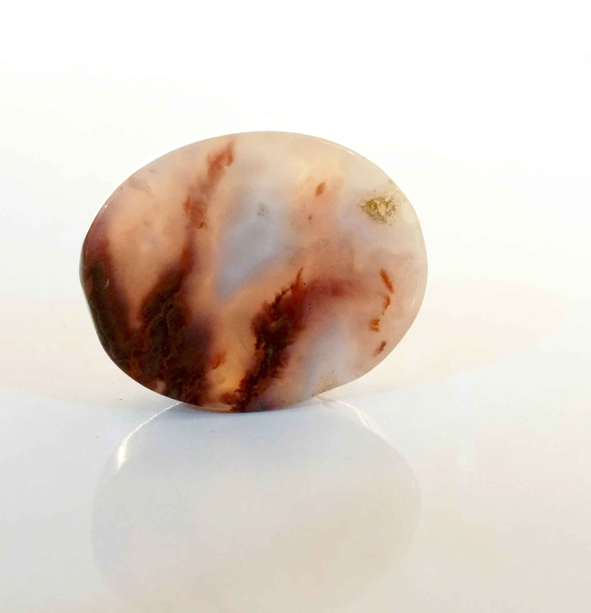 💎 حجر عقيق طبيعي مصقول – قطعة مميّزة
حجر عقيق طبيعي 100٪ مصقول بعناية على شكل كابوشون بيضاوي، يتميّز بتدرجات لونية جميلة تجمع بين الأبيض الحليبي والرمادي مع عروق حمراء/بنية طبيعية تعطيه طابعًا فخمًا وفريدًا
الحجر مناسب للتركيب في خاتم رجالي


**إذا كنت صاحب هذا الإعلان وتريد حذفه لأي سبب، رجاءا أرسل رسالة إلى الدعم الفني**