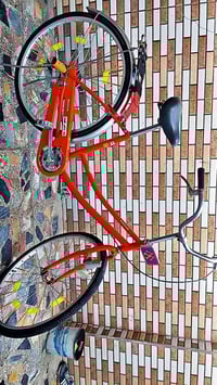 بايسكل بناتي حجم 26 بي نقص بس البريك الامامي والجاملغ الامامي وبي شخطه...