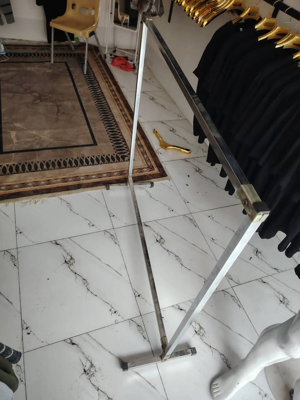 السلام عليكم عندي غراض مال محل للبيع لعبات عدد2 جاهزات  1رسمي تعاليك الون الاصفر. 150 ومال بجيم تقريبا 50 استاندات بجايم عدد 2 مكاني ديالى ***********
