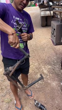 ماكينة ضغط إطارات • شاحنات • من خامات مستعملة