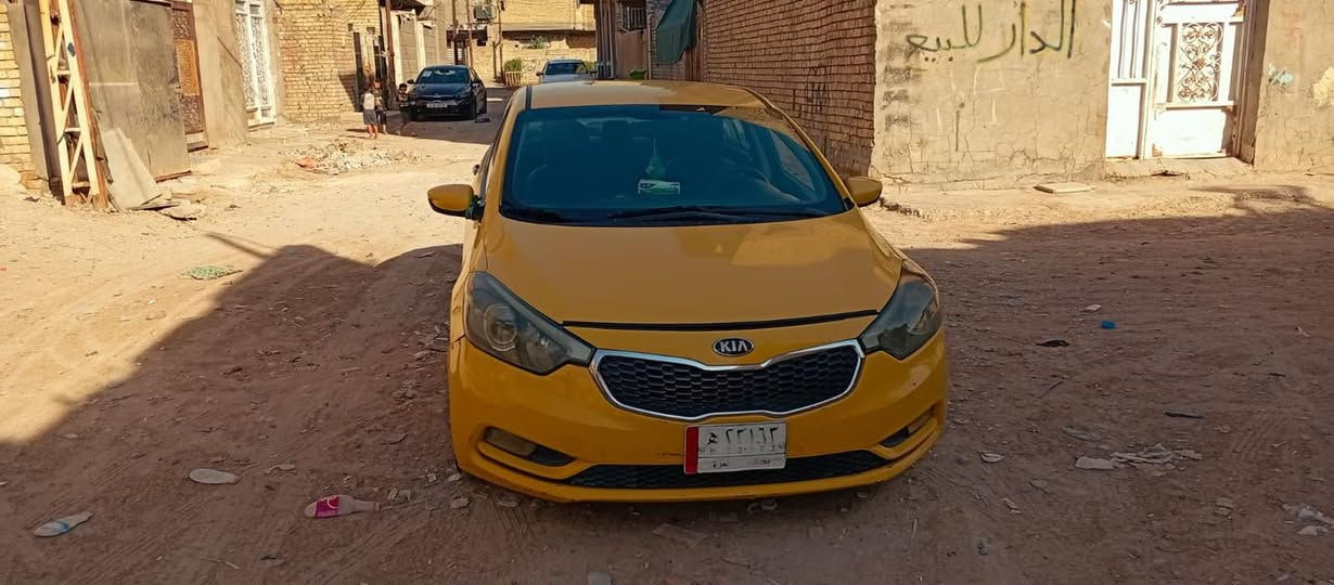 سلام عليكم شباب كيه فورتي موديل16
سياره حلوه ونضيفه امصفره هيه وقرامت
حدثه بنيد وجاملق  فقط 
سعر 105وبيه مجال لطيبين
رقم تليفون ☎️ ‭***********‬
