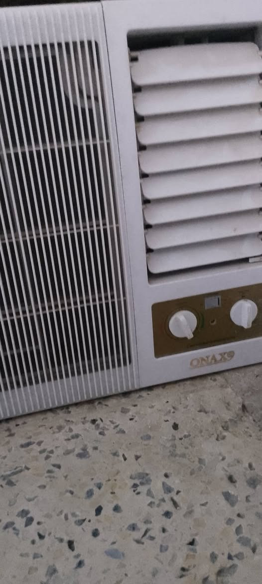 سلام عليكم مكيف اونكس ٢طن روتري استعمال قليل سعره ٣٠٠ وبيه مجال للاستفسار اتصل على الرقم *********** مكاني بعقوبة شفته
