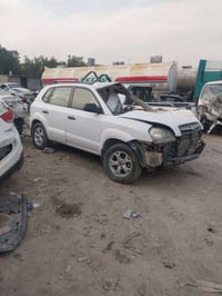 توسان • محرك ٢٠٠٠ • حادث خفيف