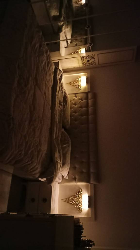 تاقمی نووستن ٩پارچە شتێکی زۆر تازەو جوانو بێعەیب ههمووپارچەکانی مەزبووتە بێشکاوی بێتەڕەشووع زۆرکەم بەکارهاتووە سعری💰 ٦٥٠ومعامەلەیە..
ژ.م*********** 📠 *********** السليمانية, العراق
