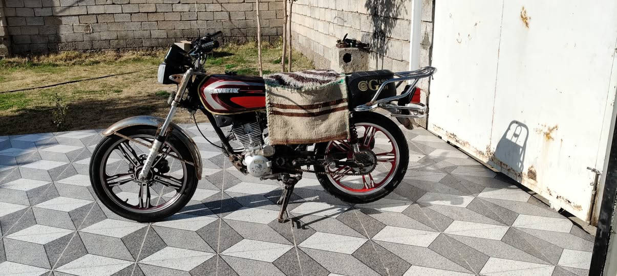 سلام عليكم دارجه سيفان للبيع دراجه موديل 20 دراجه مفتوحه مره وحده ينرادلها ترتيب سعر 325 وبي مجال بسيط رقم ***********
