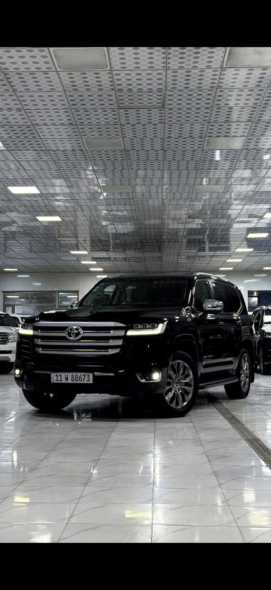 السلام عليكم
للبيع لاندكروز 2023 ✅VX✅

‎ ساز اصل 
سنويه جديده مكفوله كفاله عامه  من كلشي السياره جديدة كلش             

  

‎المواصفات

‎•ابل كار بلي و اندرويد اوتو

‎•فتحة سقف

‎•صندوق كهرباء

‎•7 راكب

‎•شاحن لاسلكي

‎•اوتو هولد

‎•

‎•التحذير من مغادره المسار والمساعده في الحفاظ على المسار

‎السياره دفع رباعي كاملة الحجم.

‎•بريك بصمة

3شاشات  

‎•مراقبة ضغط الاطارات

‎•3 اوضاع للقيادة

‎•مثبت سرعة

‎•ثلاجة

‎•حساسات امامي خلفي

عتبات أبواب أمامية وخلفية مضيئة 

‎•مقاعد كهرباء

‎وبعد السياره بيهة هوايه مواصفات 

‎السياره مكفوله كفاله عامة

رقم بغداد تحويل مباشر

مكاني بغداد - شارع فلسطين 

للاستفسار: ‭‭+964 776 622 2442‬
