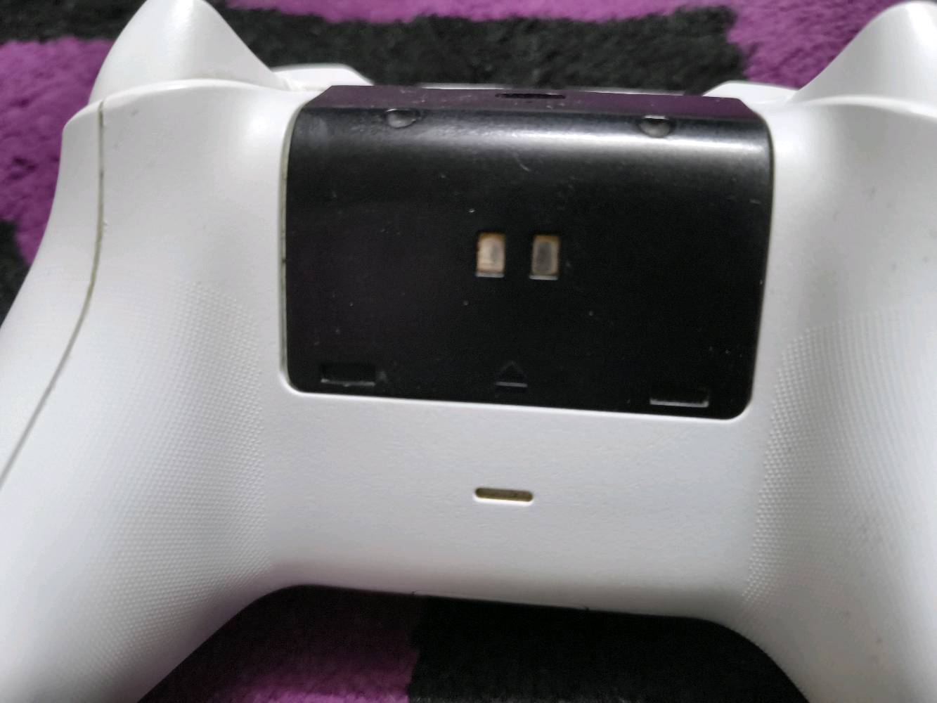 1-اكس بوكس سيريس اس 512Gb 
نظيف 99% ما مفتوح ابد لوك جديد
ويا ثلاث يدات اثنين اصليات ويدة واير
هارد 500GB
Ups يشغلة ربع ساعة الى اكثر شوي يحتاجلة بس يبدل فيز ب الف دينار  لا اكثر
كيبلات كله اصلية موجودة gال power وال HDMI 
الجوستكات وياها بطاريات اثنين سعة 2000 ملي امبير وياها كيبلات الشحن
الجوستك السودة فقط يرادلها تبديل الR1 الباقي كله لوك جديد 
السعر 400 قفل  ويه كل الأغراض 

2- حساب مفول وياها بي الالعاب المذكورة (مشتريهن شراء دائم وليس اشتراك ) 
1- the witcher 3 الجيل الجديد نسخة الالتمت
2- TOMB RAIDER DEFINITIVE EDITION
3- RISE OF THE TOMB RAIDER
4- GTA 5 نسخة المحسنه والعادية والاونلاين والاوفلاين
5- ASSASSIN'S CREED- UNITY
6- ASSASSIN'S CREED black flag 
7-  ASSASSINS CREED SYNDICATE
8- RESIDENT EVil 7 نسخه الالتمت
9- RESIDENT EVil 3 ريميك
10- RESIDENT EVil 2 ريميك
 11- RESIDENT EVIL RESISTANCE اون لاين
12- ONE PIECE WORLD SEEKER
12- RED DEAD REDEMPTION 2 نسخة الالتمت
+ حساب فورت نايت مفول مثل ما موضح بالصور صارف عليه هواي
الحساب كله ويه حساب فورت نايت كله 100 قفل تريده ويه الجهاز او منفصل بكيفك
متواجد على الفيس وعلى الواتس اب 
***********
