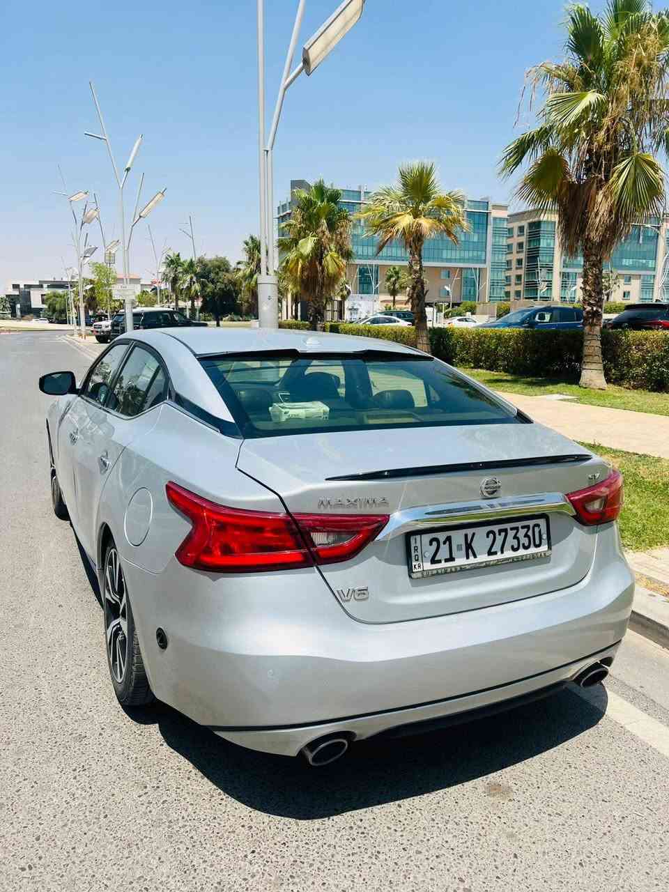 سيارة نيسان ماكزيما صالون للبيع موديل 2018 الون سلفري      بيهة گير گايم السعر خاص ***********. المكان بغداد الشعب
