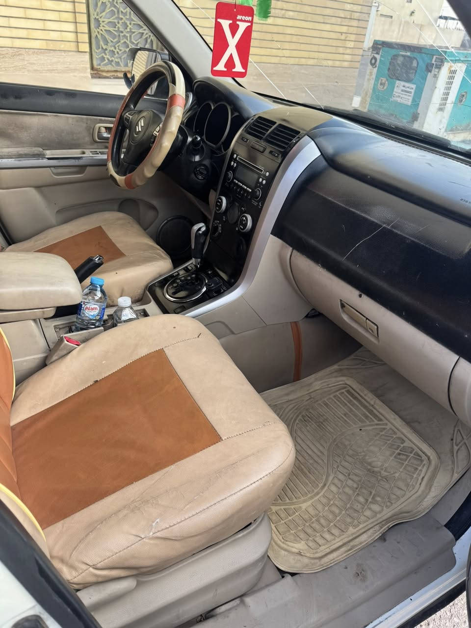 بيع او مراوس سازوكي كراند فيتارا 2014 رقم جديد تحويل محرك 4 سلندر بلاد مكينه كير كفالة حداديه عامة جديده تخم تاير جديد كهربائيات كلها شغالة تبريد ثلج سياره جاهزه كل نقص مابيها شادلها دوشمه و دواخل بيجي نظيفه سياره فور ويل واكسل المرغوب كفالة من الضربه و التبديل بيها قطعتين صبغ وقطعتين كلير موجود سونار بالمنشور العنوان بصره السعر 80 هـ***********
