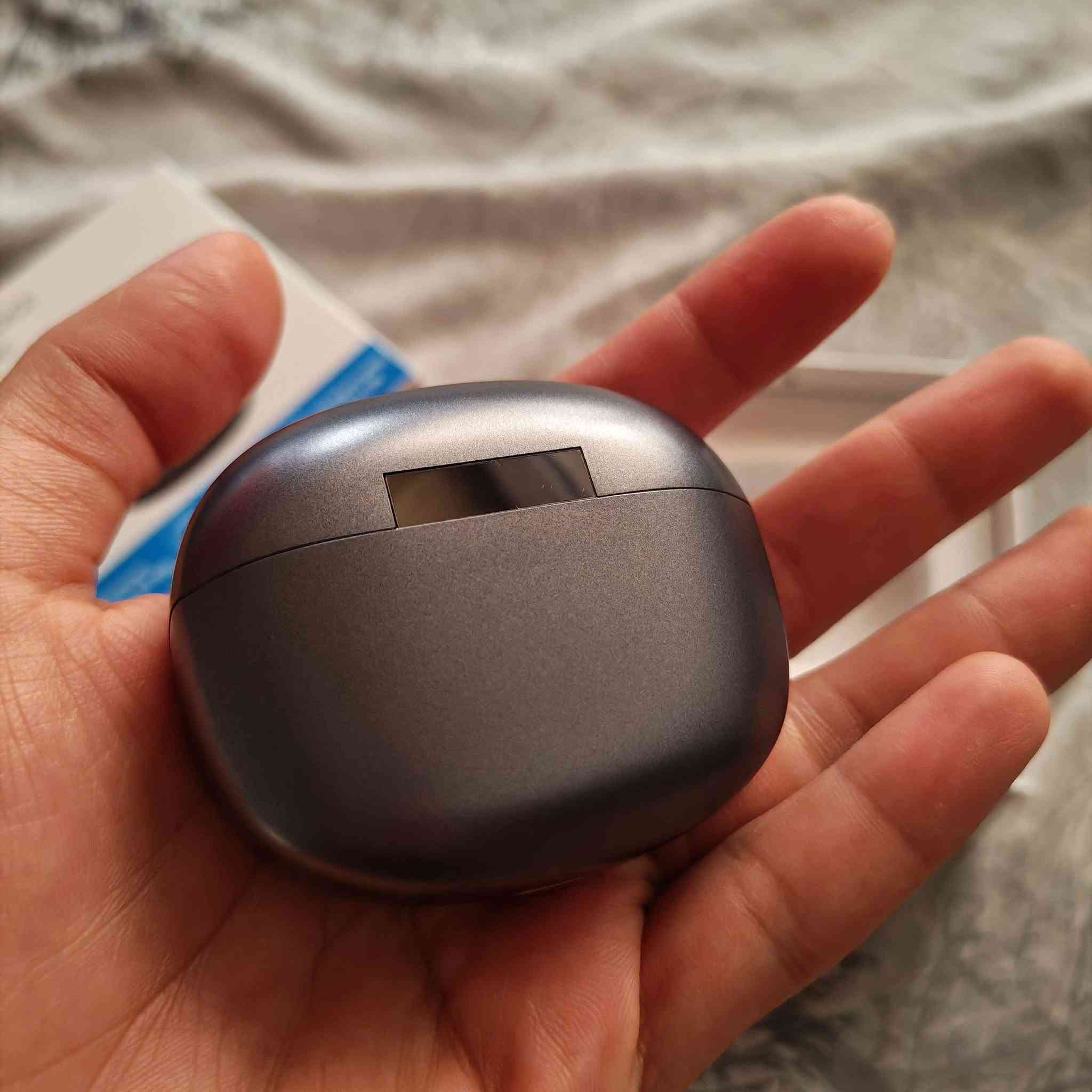🎧 Honor Choice Earbuds Clip
- مستخدمة استخدام نظيف جدًا.
- كاملة مع العلبة الأصلية.
- شرط الفحص.
- التوصيل متوفر إلى جميع محافظات العراق.
- قطعة واحدة فقط.

💰 السعر: حط سعرك بما يرضي الله.
راسلني هنا على الواتساب اذا تريدها 
***********
